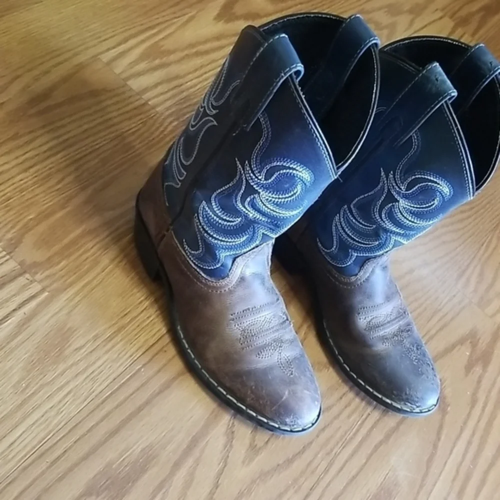 Cody James boots‎ size 1 kids